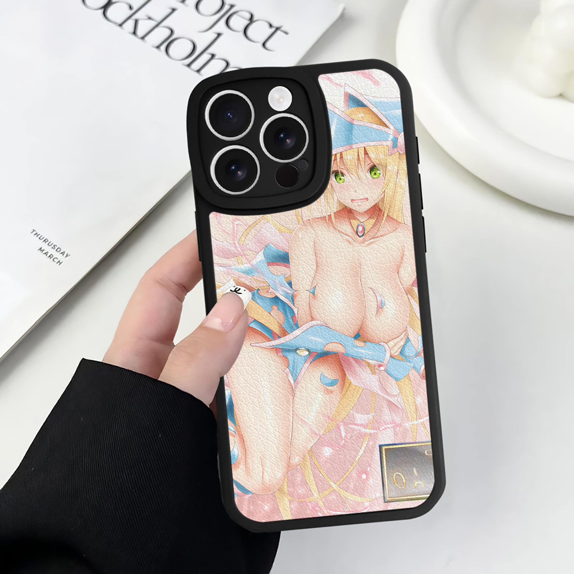 （画像用） 遊☆戯☆王 Yu-Gi-Oh! 【iPhone 16シリーズ対応】シリコンスマホケース（レザー調） 材質：シリコン